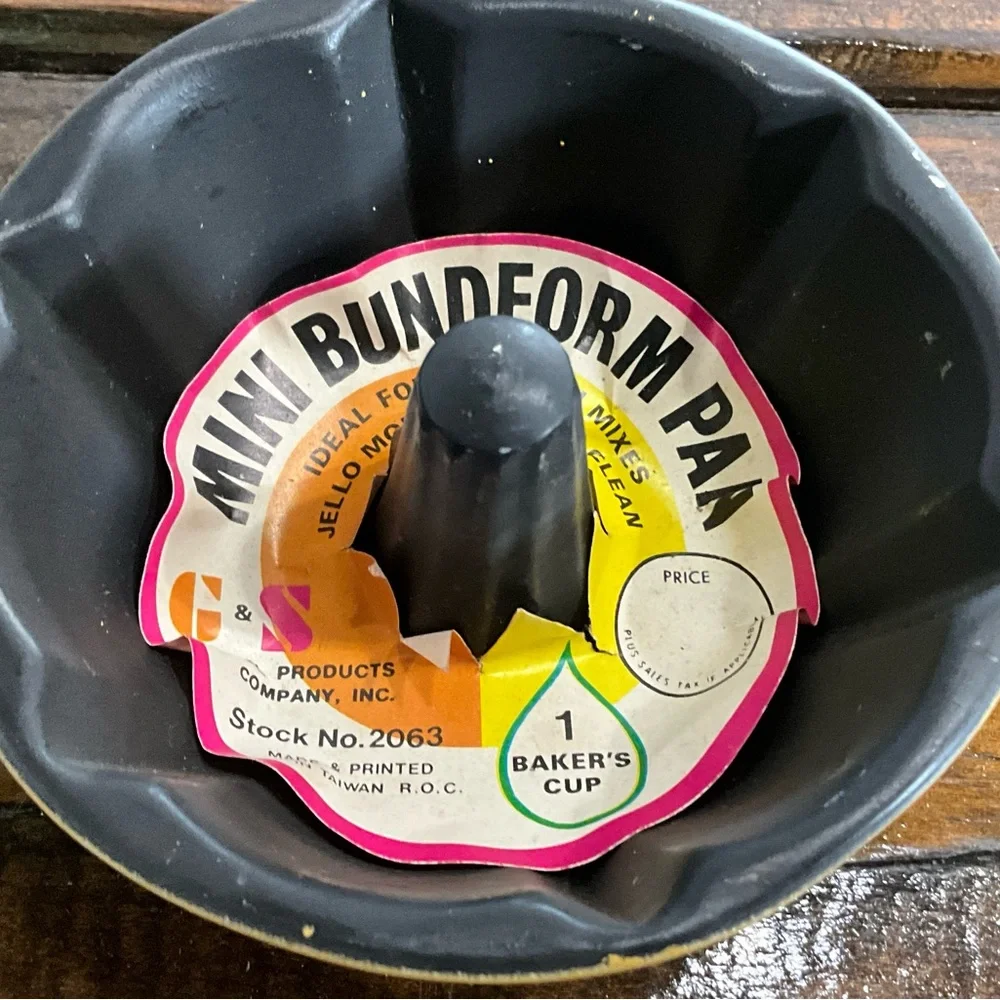 Unique Vintage this lot
